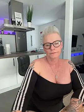 German Milf online show from May 8, 2:02 pm