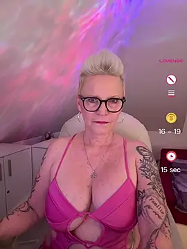 German Milf online show from May 29, 1:20 pm