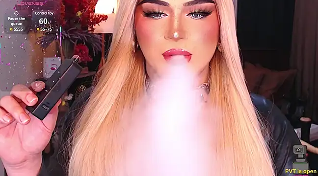 Snapshot of Bitch_Fowler69 chatting on March 17, 9:29 am Bitch Fowler69 online show from March 17, 9:29 am