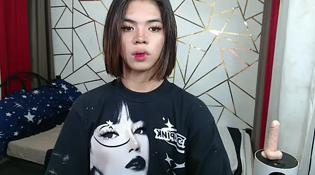 WildTsYhannaUncut online show from January 31, 11:35 am