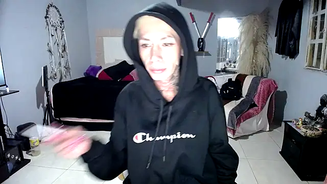 victoria kosh online show from December 28, 3:04 am