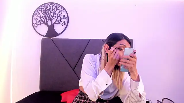 Victoria Badgal  online show from November 5, 8:19 pm