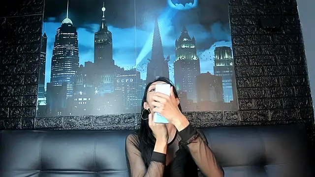 Victoria Badgal  online show from November 25, 8:00 pm