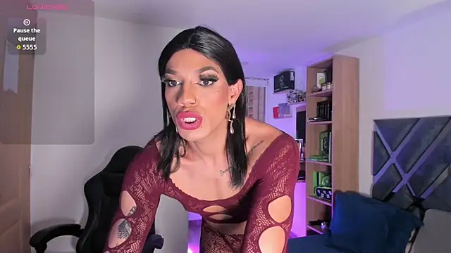 Nicolle alexandra online show from May 13, 10:30 pm