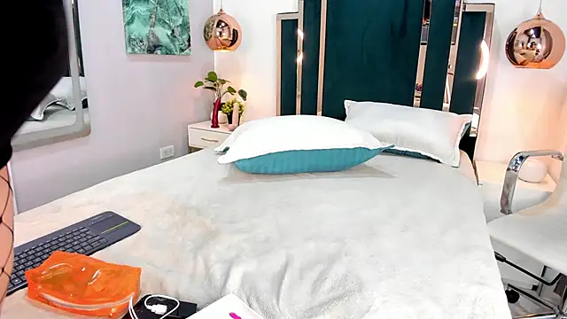 Satuurn  online show from May 25, 1:52 pm