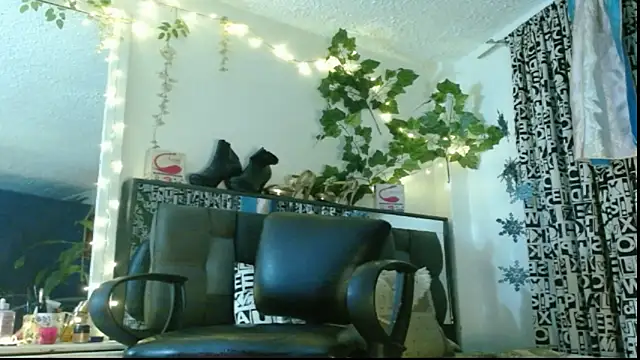 DULCE ZOE online show from March 19, 4:14 am